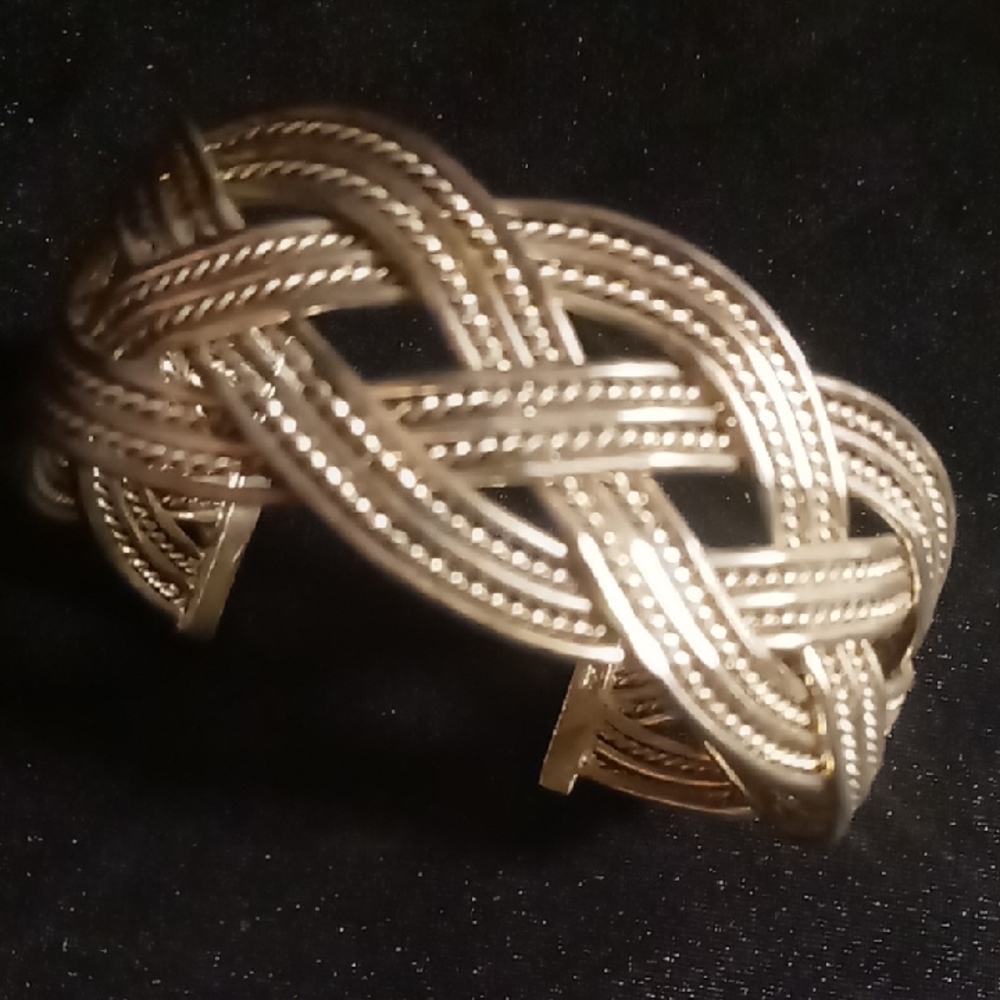 Sterling Silver 925 Braided Bracelet with Intricate Design - Picture 3 of 12
